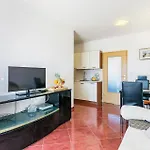 Awesome Apartment In Pula With Wifi *
