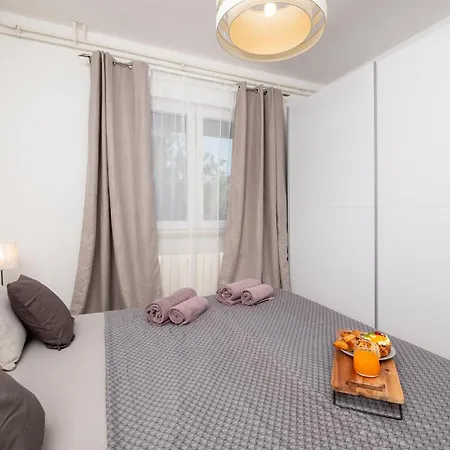 Awesome In With Wifi Apartment Pula