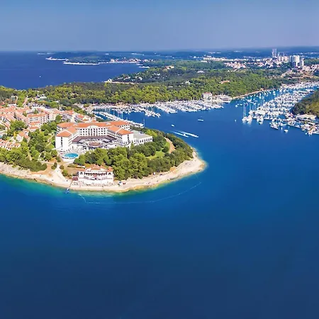 2 Bedroom Beautiful In Pula