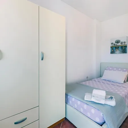 Gorgeous In With Wifi Apartment Pula