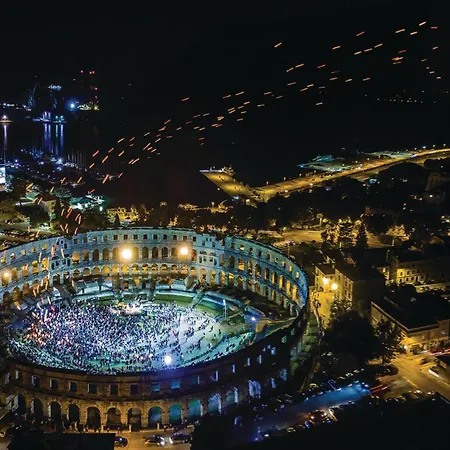 아파트 Awesome In With Wifi 풀라