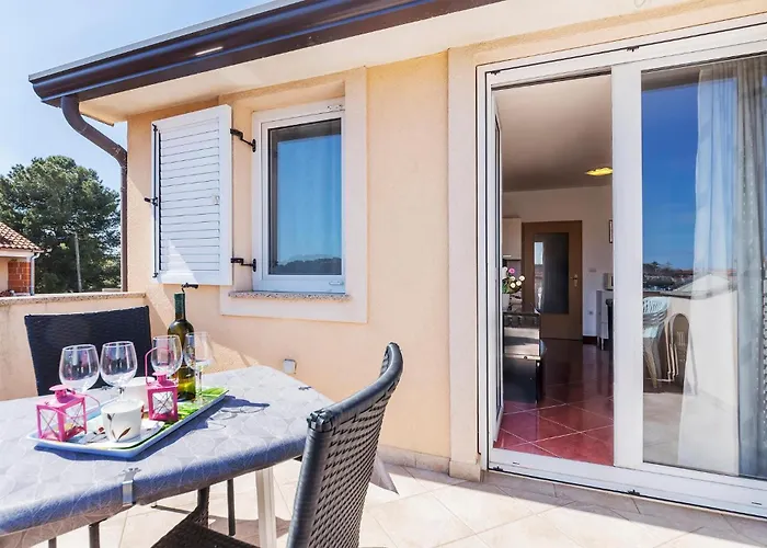 Apartamento Awesome In With Wifi