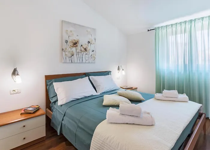 Awesome In With Wifi Apartment Pula